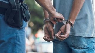 Σύλληψη στο Διδυμότειχο για αεροβόλο πιστόλι και παράβαση περιορισμού διαμονής