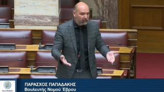Σκληρές δηλώσεις του Πάρη Παπαδάκη, για "κομπλεξικούς και πονηρούληδες" (video)