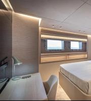 Πολυτελής τουρκική θαλαμηγός στο λιμάνι της Αλεξανδρούπολης.