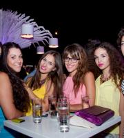 Yacht club: Παρασκευή βράδυ στην ταράτσα της διασκέδασης!