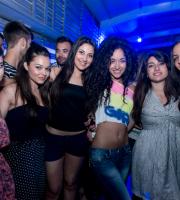 Ο απόλυτος χαμός στο opening του 'Reina summer club'.