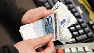 Οικογενειακά επιδόματα 2015: Πότε θα δοθεί η προκαταβολή.