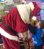 Ο Άγιος Βασίλης στην παιδιατρική κλινική του Νοσοκομείου Διδυμοτείχου 