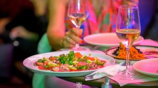 Πήγαμε στην αυλή του Tierra - Wine bar και δοκιμάσαμε το νέο καλοκαιρινό μενού παρέα με Nico Lazaridi wines