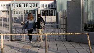 Υπ. Παιδείας: 12 ερωτήσεις - απαντήσεις για τη λειτουργία των σχολείων