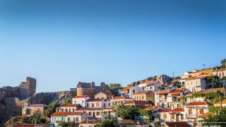 «Βούλιαξε» η Σαμοθράκη το τριήμερο του Αγίου Πνεύματος