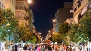 13η Λευκή Νύχτα στην Αλεξανδρούπολη με μουσικές σκηνές και προσφορές μέχρι τα μεσάνυχτα! (video)
