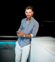 Το καλοκαίρι συνεχίζεται σε ανεβασμένους ρυθμούς στο Yacht club!