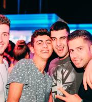 Ένα δυνατό super closing party του Yacht club με τους Dole & Kom