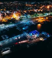 Ένα δυνατό super closing party του Yacht club με τους Dole & Kom