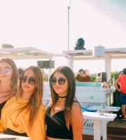 Ένα δυνατό super closing party του Yacht club με τους Dole & Kom