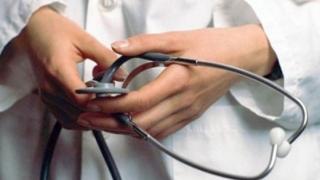 Αντιδρά ο ΠΙΣ για τις τιμές στα τεστ κορονοϊού: «Θα οδηγήσουν σε έκπτωση της ποιότητας υπηρεσιών»
