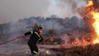 Μαίνεται η φωτιά στους Μεταξάδες του δήμου Διδυμοτείχου