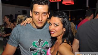 H μοναδική Angela Pandelis, στο Faces Club για ένα set - O κόσμος.