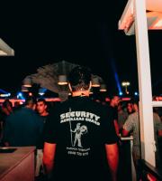 Ένα δυνατό super closing party του Yacht club με τους Dole & Kom