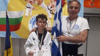 "Αργυρός" ο Λούκαρης Στέφανος από τις Φέρες στο Διεθνές Πρωτάθλημα TAEKWONDO