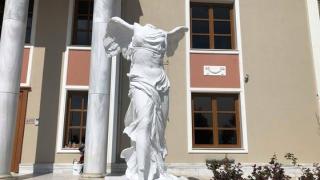 Τη “Νίκη της Σαμοθράκης” προτείνει για νέο λογότυπο της Περιφέρειας ΑΜ-Θ ο Πέτροβιτς