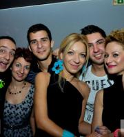 Rock χαμόγελα σε swing ρυθμούς στο Muziq Alternative Bar.
