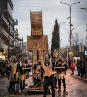 Τσικνομπουρμπούλης 2020: Ξεφάντωσαν χιλιάδες καρναβαλιστές & θεατές στην μεγάλη παρέλαση!