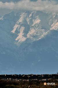 Το χιονισμένο βουνό ΣΑΟΣ στο νησί της Σαμοθράκης