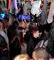 Kitsarela party και 'τα μυαλά στα κάγκελα' στο Cargo - The bar.