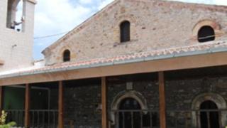Στην εκκλησία της Μάκρης φιλοξενείται το Λείψανο της Αγ. Αναστασίας της Φαρμακολύτριας.