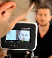 Πρώτη προβολή: το νέο video clip του Στέλιου Βραχιόλογλου με τίτλο "Εδώ σε θέλω"