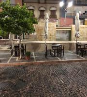 Άδειασαν τα μαγαζιά τα μεσάνυχτα - Πρωτόγνωρες εικόνες στην Αλεξανδρούπολη (φωτο)