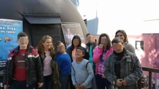 Οι μαθητές του Ειδικού Δημοτικού Σχολείου Αλεξ/πολης σε ρόλο δημοσιογράφων στο Φορητό Ψηφιακό Πλανητάριο