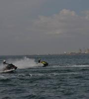 Οι Αλεξανδρουπολίτες "έσκισαν" τα κύματα του Θερμαϊκού (video)
