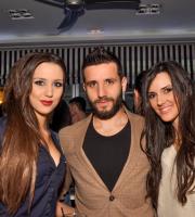 Πολεμική αποστολή στο Ν.Ο.Α. cafe με τους 'Ηουse Twins' στα όπλα!