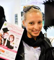 Στον πυρετό του Moda Divina 2011: Πρωινός καφές και fitting.