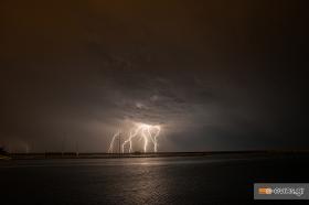 Maybe it's the photo of the year!