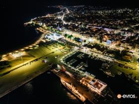 Μια μαγευτική νυχτερινή λήψη του λιμανιού της Αλεξανδρούπολη