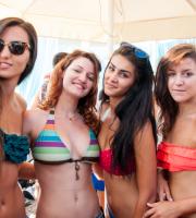 Ο Chris Papa στο 2ο 'Loud and Proud' beach party στο Yasu.