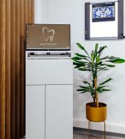 Οδοντίατρος DDS, MSc - Ειδικός στη Χειρουργική Στόματος