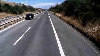 Σοκαριστικό βίντεο στην Εγνατία Οδό: Νταλίκα κατέγραψε τρία αυτοκίνητα να κινούνται στο αντίθετο ρεύμα (video)