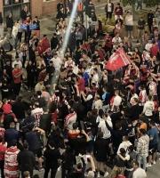 Πανηγυρισμοί στην Αλεξανδρούπολη για τη νίκη του Ολυμπιακού στον ευρωπαϊκό τελικό.