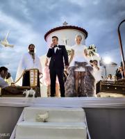 "Τρυπώσαμε" στον πολυσυζητημένο "Γάμο της Χρονιάς" του Χριστόδουλου και της Νίκης.