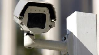 Αλεξανδρούπολη: Κάμερα ασφαλείας "συνέλαβε" άνδρα για ενδοοικογενειακή βία