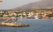 Kamariotisa'ya girerek.