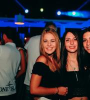 Ένα δυνατό super closing party του Yacht club με τους Dole & Kom