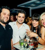 Yacht club: Σάββατο βράδυ στη πιο όμορφη ταράτσα της πόλης!