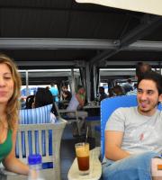 Χαρούμενα πρόσωπα στον Ναυτικό Όμιλο Αλεξανδρούπολης, στο λιμάνι.