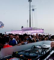 Yacht club: Αfternoon party στην.. ταράτσα με Claptone. 
