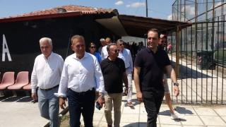 Εξασφαλίστηκε χρηματοδότηση για νέο γήπεδο 8x8 στο Τυχερό μετά την επίσκεψη Βρούτση