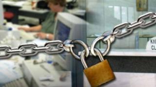 Στο 'στόχαστρο' 29 δημοτικές επιχειρήσεις για 2.000 απολύσεις.