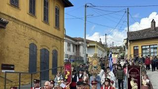 Στα γραφικά σοκάκια του Σουφλίου πραγματοποιήθηκε η περιφορά της εικόνας του Αγίου Γεωργίου