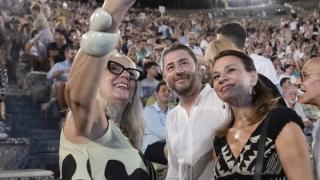 Στην Επίδαυρο για την παράσταση "Ίων" ο Νίκος Ανδρουλάκης 