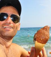 Κυριακάτικο μπανάκι στο Aqua Mare beach bar στην Αγ. Παρασκευή.